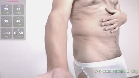 Snapshot of hxmister chatting on November 2025 08:29:01 PM Andrew online show from November 2025 08:29:01 PM