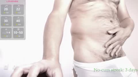 Snapshot of hxmister chatting on December 2025 06:58:01 PM Andrew online show from December 2025 06:58:01 PM