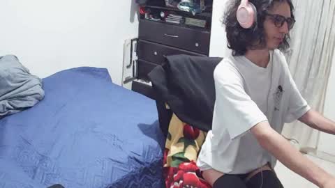 hxxyro1 online show from April 2026 04:06:01 AM