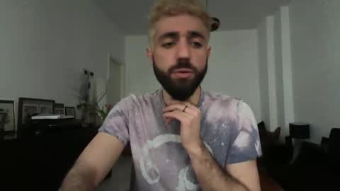 Snapshot of hydraengea chatting on February 2026 03:32:01 PM IVY online show from February 2026 03:32:01 PM