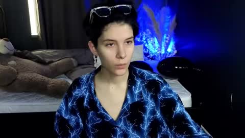 Snapshot of hyeon_jin chatting on March 2025 10:18:02 AM Hyeon Jin online show from March 2025 10:18:02 AM