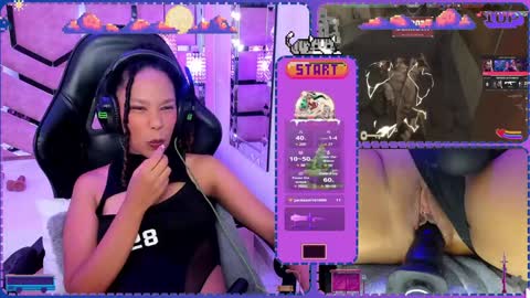 Snapshot of hyliebloom chatting on December 2024 02:10:01 PM Ashley online show from December 2024 02:10:01 PM