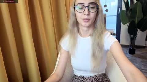 Emma Ava online show from October 2025 06:56:01 AM
