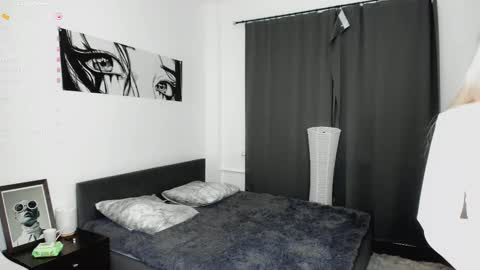 Snapshot of hypno_eyes_babe chatting on October 2025 02:40:01 PM Kate online show from October 2025 02:40:01 PM