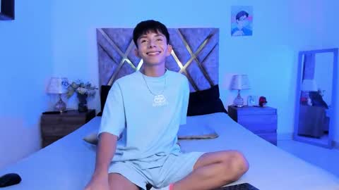 Snapshot of hyunjin_sun chatting on October 2025 08:42:01 PM Son Hyunjin online show from October 2025 08:42:01 PM