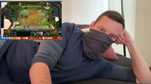 Snapshot of i_o_ro chatting on December 2024 10:14:02 PM i o ro online show from December 2024 10:14:02 PM