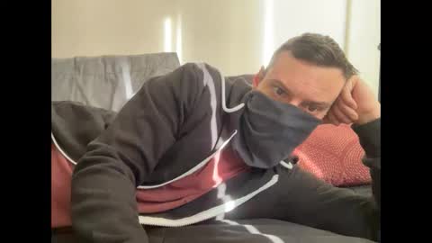 Snapshot of i_o_ro chatting on December 2024 07:10:01 PM i o ro online show from December 2024 07:10:01 PM