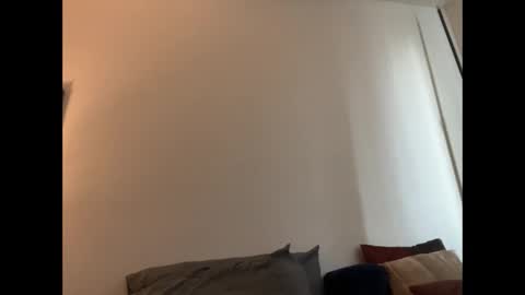 Snapshot of i_o_ro chatting on December 2024 10:12:01 PM i o ro online show from December 2024 10:12:01 PM