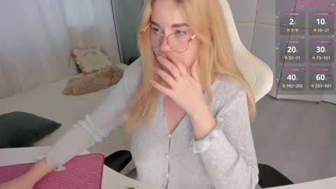 HiI am  EvaPVT is open  online show from April 2026 10:43:01 AM