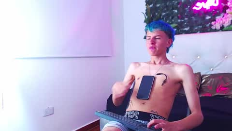 iam_lukas__ online show from October 2025 04:55:01 AM