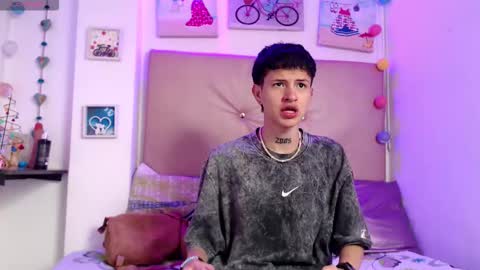 iam_lukas__ online show from December 2025 01:51:01 PM