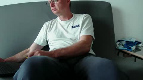 Snapshot of iamachim chatting on September 2025 04:32:02 PM iamachim online show from September 2025 04:32:02 PM