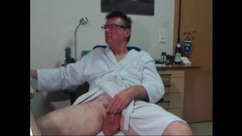 Snapshot of iamachim chatting on October 2025 06:28:02 PM iamachim online show from October 2025 06:28:02 PM