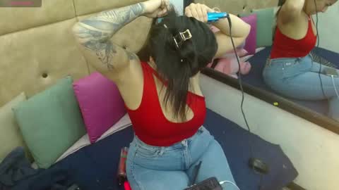 Snapshot of iamcarollvbna chatting on November 2025 08:19:02 PM Caroll online show from November 2025 08:19:02 PM