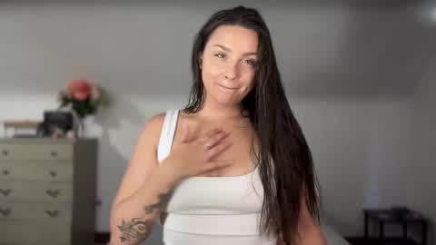 Crystal online show from September 2025 04:56:01 PM