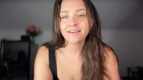 Crystal online show from October 2025 06:03:01 AM