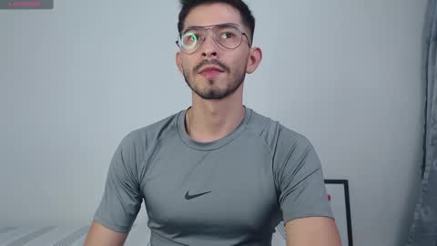  INDEPENDENT MODEL online show from February 2025 06:47:02 AM