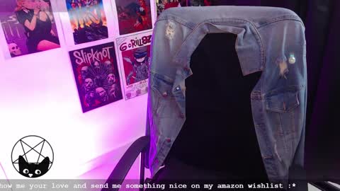 Mari online show from January 2025 10:31:01 PM