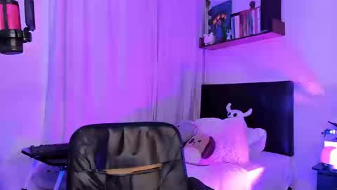 Mel  online show from September 2025 05:20:01 AM