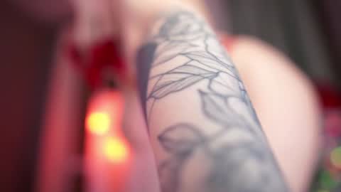 Nina  online show from December 2024 04:50:01 PM