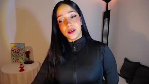 Camila online show from November 2025 01:49:01 AM