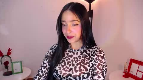 Camila online show from December 2025 05:03:02 AM