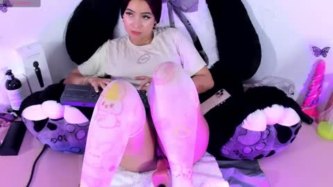 Steph - Online Again   - 1 DECEMBER online show from January 2025 03:20:01 AM