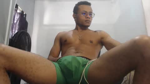 Snapshot of ian_tuner chatting on November 2025 06:56:02 PM ian_tuner online show from November 2025 06:56:02 PM