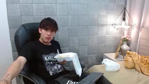 ian online show from September 2025 06:08:01 PM