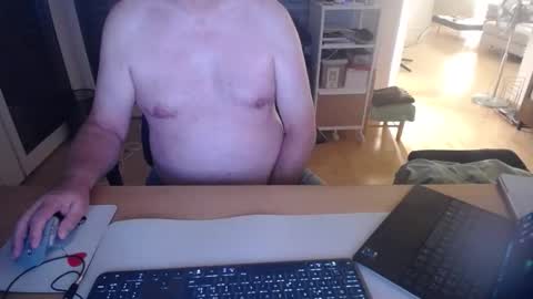 iandy12 online show from September 2025 09:36:02 PM