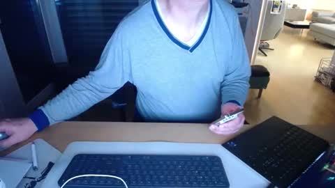 iandy12 online show from April 2026 10:43:02 PM