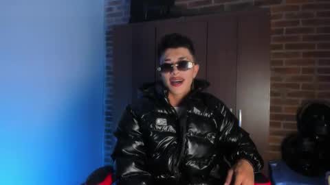 Andrew online show from December 2025 12:29:01 AM