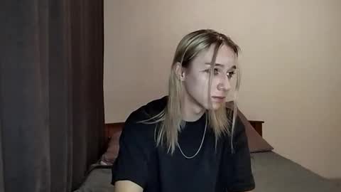 Jade online show from November 2025 01:04:02 PM