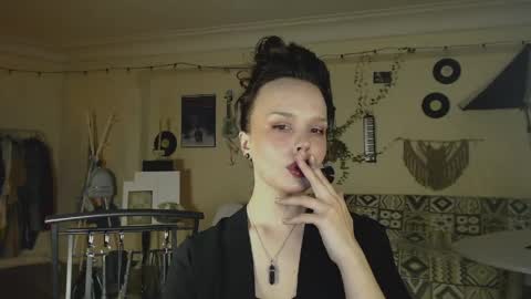 Nina online show from April 2026 09:39:01 PM