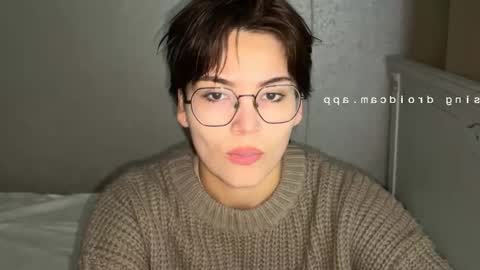 Ksenia online show from October 2025 10:36:01 AM