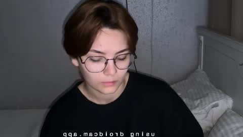 Ksenia online show from November 2025 01:55:01 PM