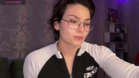 Ksenia online show from May 2026 02:22:01 PM