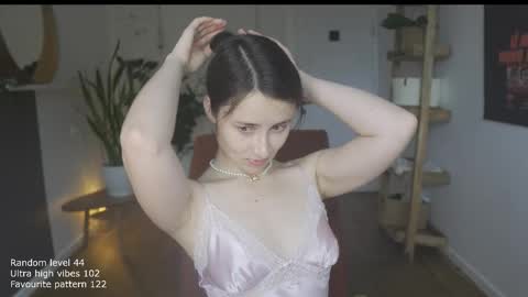 Belle online show from November 2025 11:23:02 AM