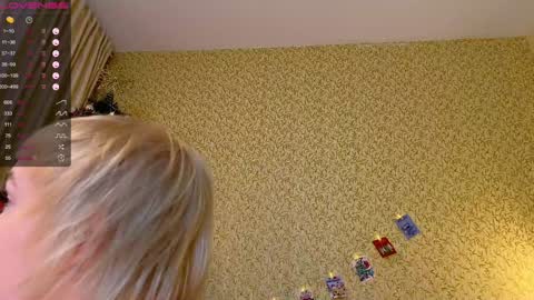 Emmy  help me reach 100 thumbs up online show from December 2024 04:11:02 PM