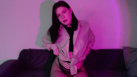 Vella online show from September 2025 12:11:01 AM