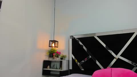 Isabella online show from January 2026 01:04:01 PM