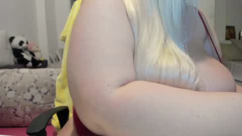 Snapshot of ilikefacial chatting on January 2025 06:10:02 PM Bamby online show from January 2025 06:10:02 PM