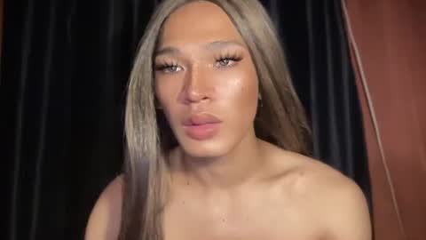 Snapshot of ill_moan_foryouxx chatting on February 2026 01:09:02 AM QUEEN KATH online show from February 2026 01:09:02 AM