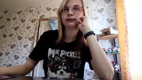 Snapshot of illacaudill chatting on June 2026 03:27:02 AM Sophie online show from June 2026 03:27:02 AM
