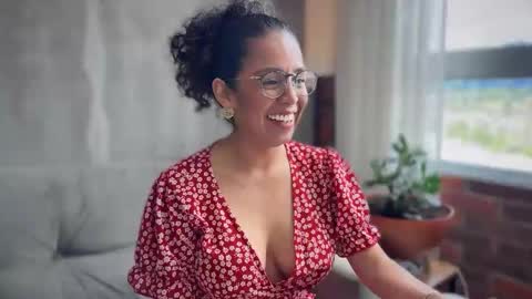 Kloe online show from October 2025 06:50:01 PM