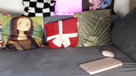 nicollee online show from January 2025 07:38:01 PM