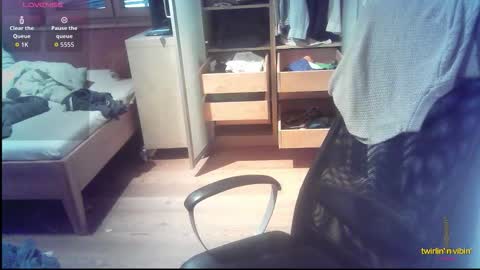 iloveyoutoo2000 online show from October 2025 03:34:04 PM