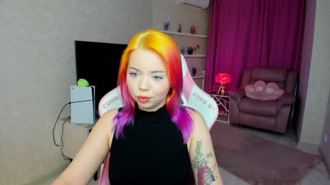 Roxy online show from June 2026 07:42:01 PM