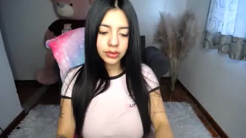 Alyn online show from November 2025 09:15:01 PM