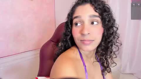 Belinda Mesa  online show from October 2025 04:40:01 AM